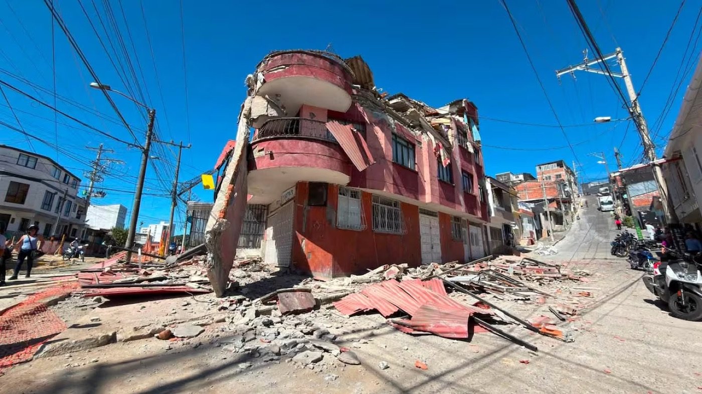 Edificio colapsado en Armenia tras el sismo